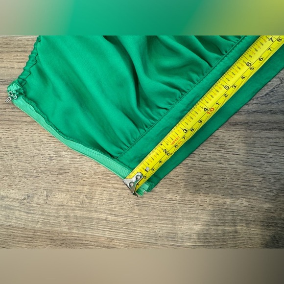Superdown crop top green satin off-shoulder balloon sleeve blouse M - Picture 9 of 12